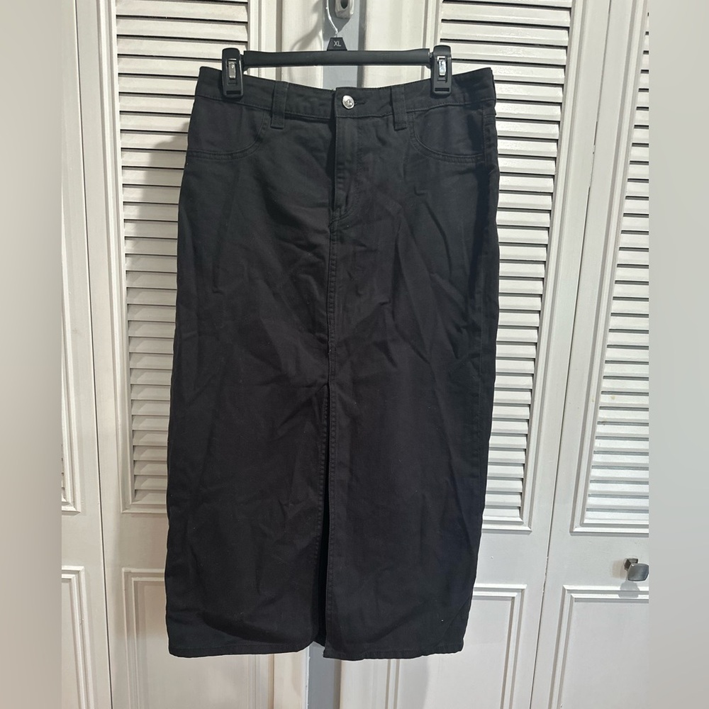 H&M Women's Black Midi Skirt
